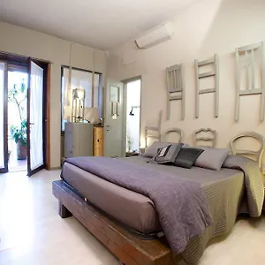 ** Bed & Breakfast Bed+art Italy